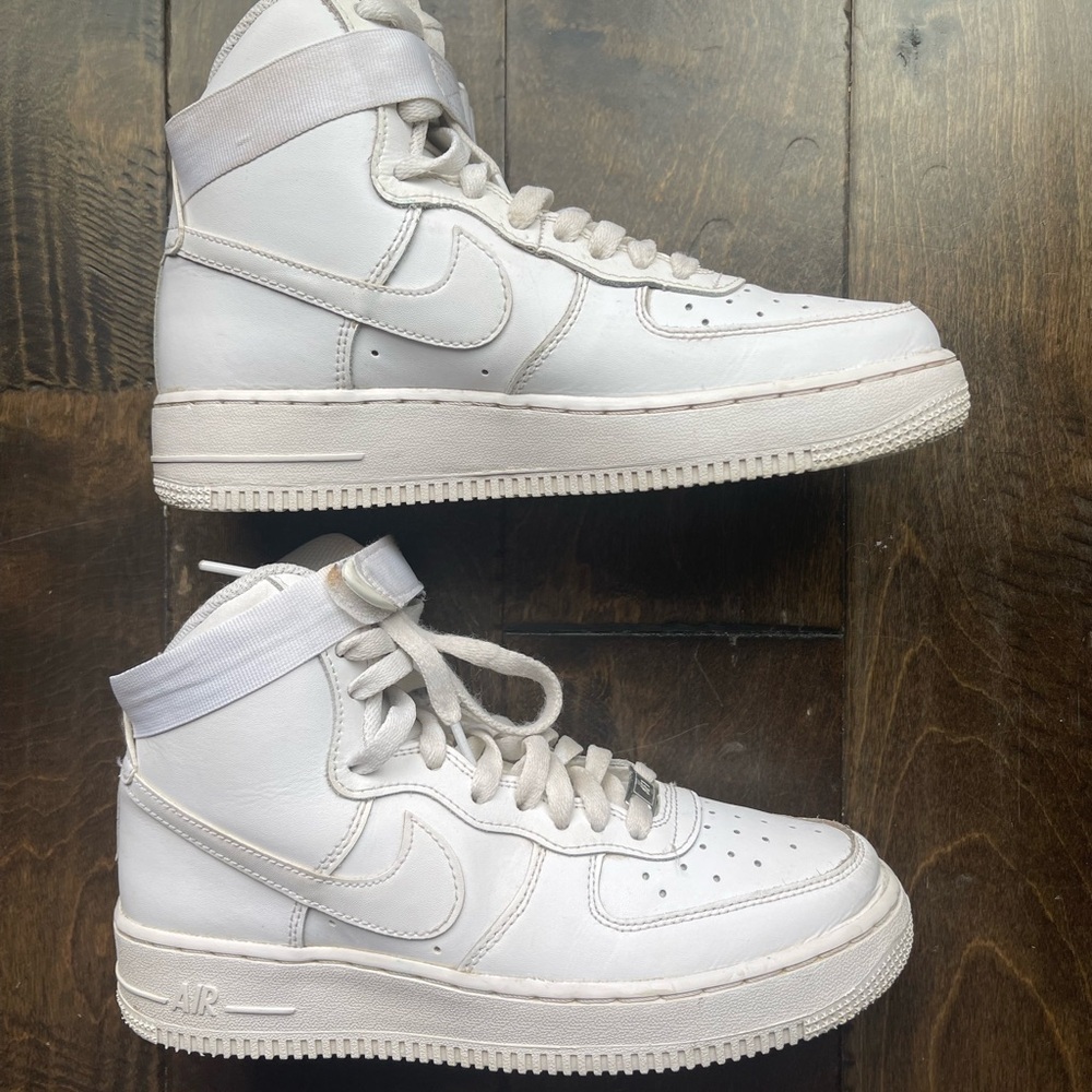 Nike Air Force 1 High LE White Leater High Top